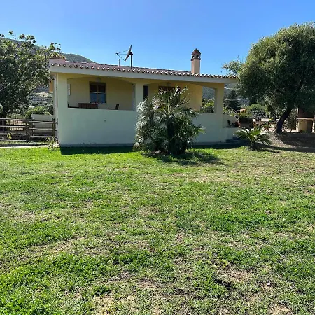 Casa Olivastro Casa de Férias *